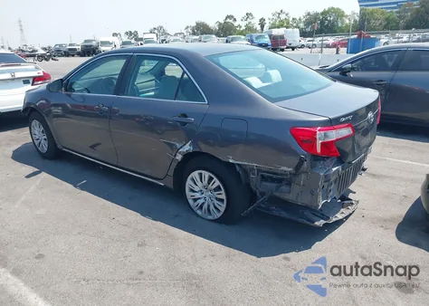 2013 Toyota Camry Le z USA, uszkodzony, nr VIN 4T1BF1FK6DU657272